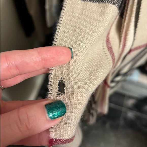 Burberry Checkered Scarf - Picture 5 of 10